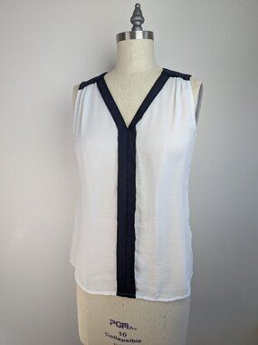 Navy and White Tank Top Banana Republic Size 4 Loose Sleeveless Top